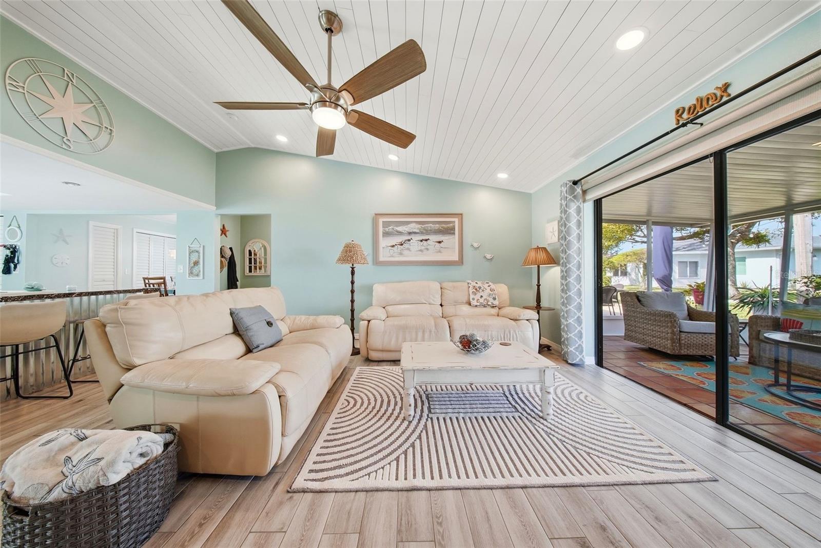 LAKES UNIT II PH I SEC II THE - Residential