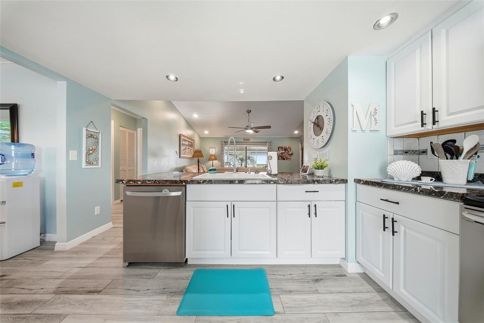 LAKES UNIT II PH I SEC II THE - Residential