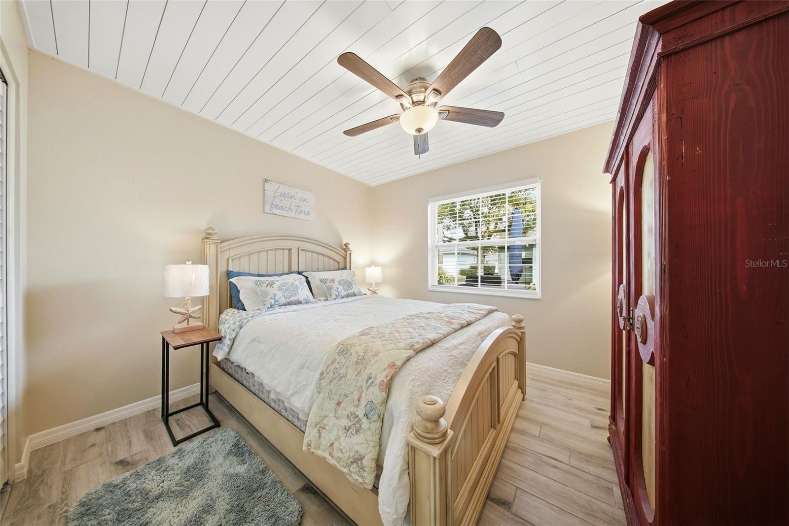 LAKES UNIT II PH I SEC II THE - Residential