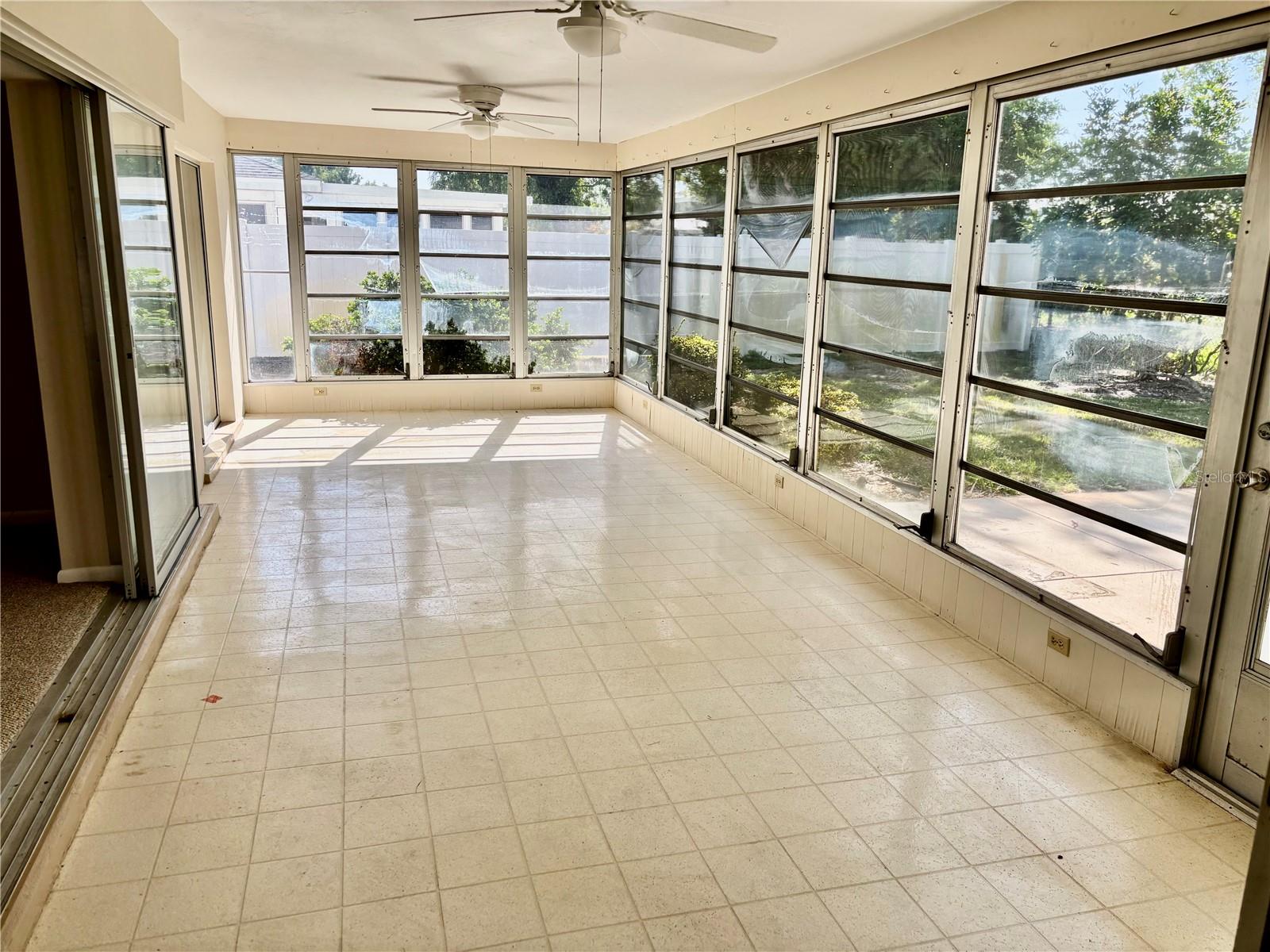 VILLAGE GREEN OF BRADENTON UNIT B - Residential