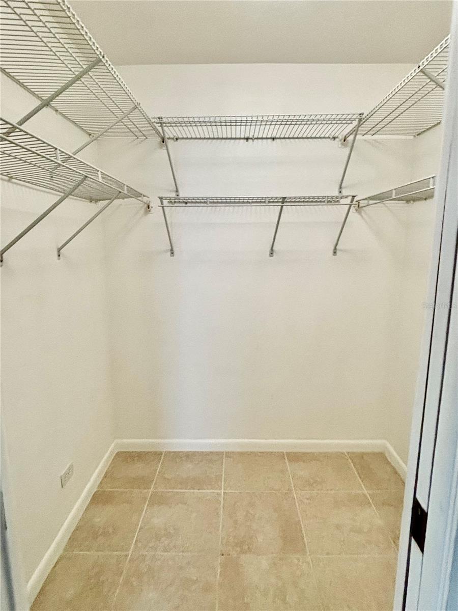 VILLAGE GREEN OF BRADENTON UNIT B - Residential