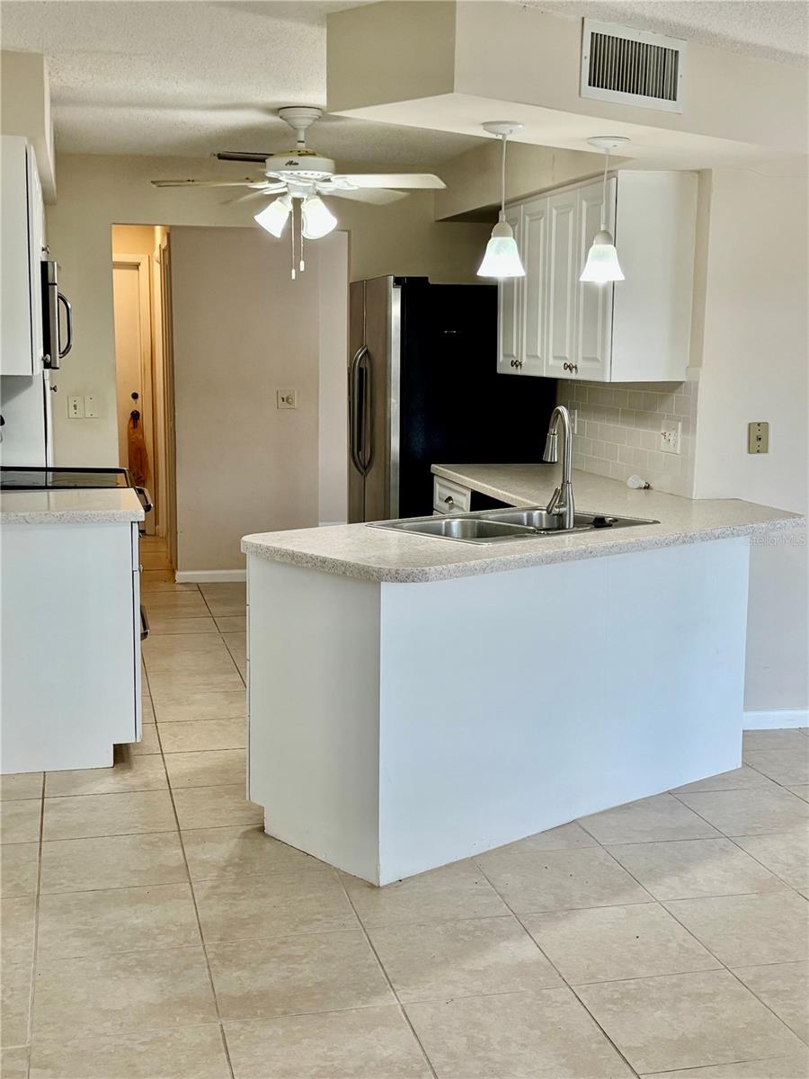 VILLAGE GREEN OF BRADENTON UNIT B - Residential