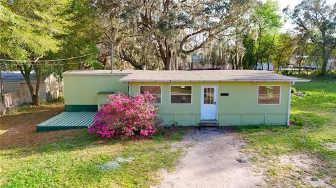 Photo of 18274 SE 22nd Place, Silver Springs, FL 34488 (MLS # O6388845)