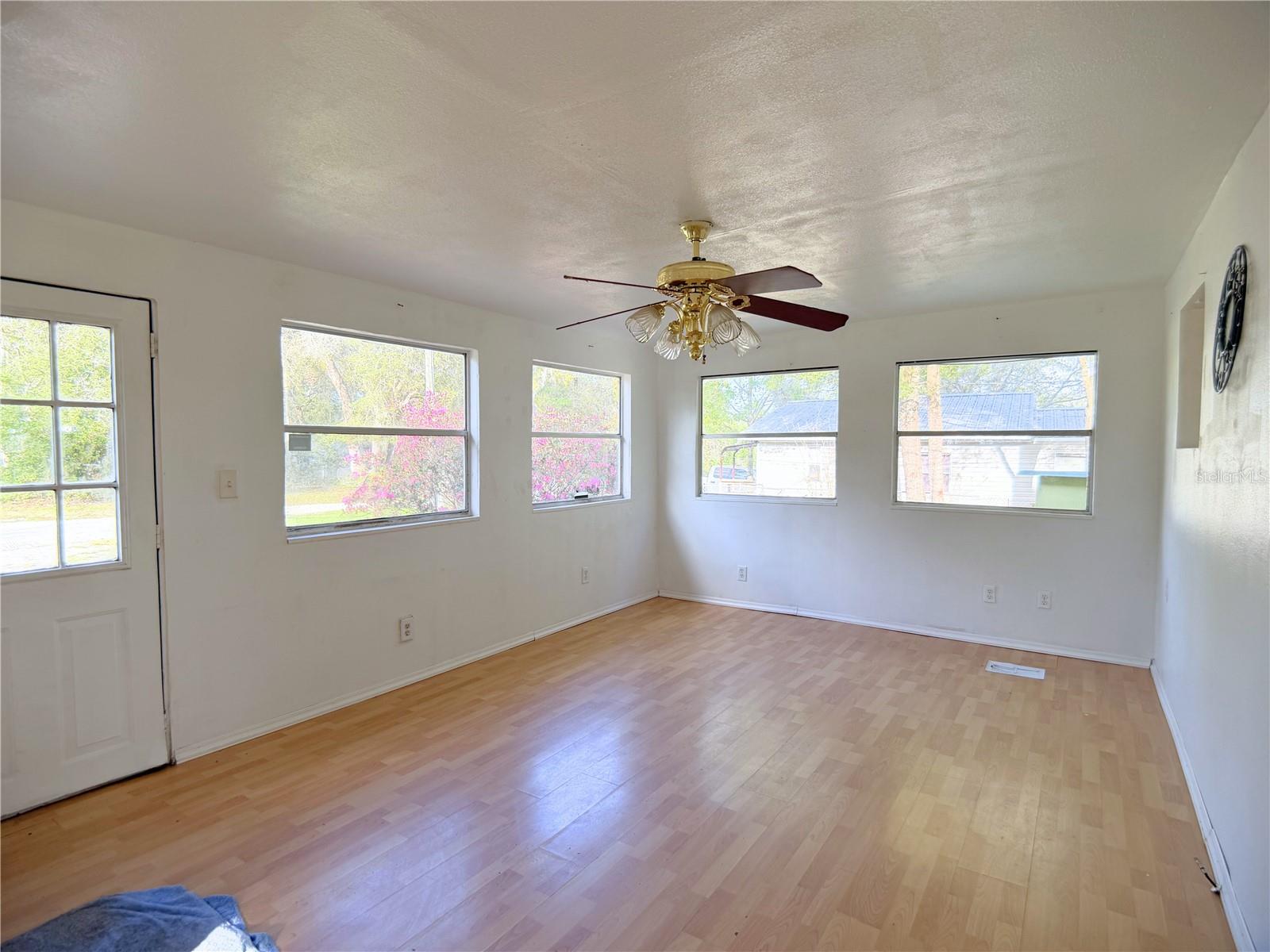 HALFMOON MINI-FARMS - Residential