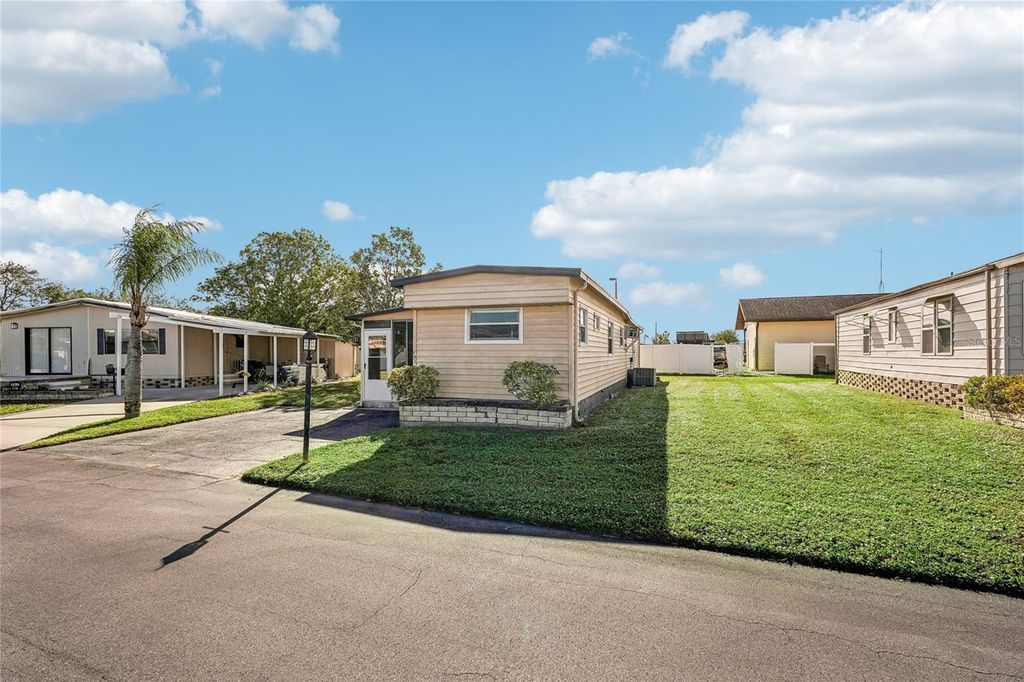 Photo of 5316 53rd Avenue E #F43, Bradenton, FL 34203 (MLS # S5136622)