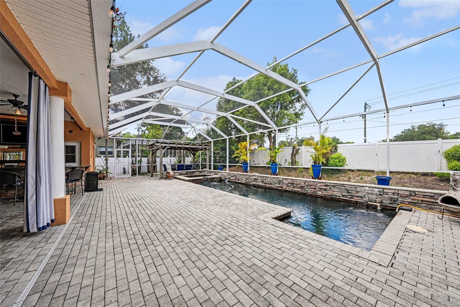 VALRICO FOREST - Residential