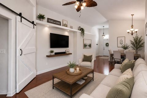 Tiny photo for 10424 Stonepark Dr, Leesburg, FL 34788 (MLS # O6406666)