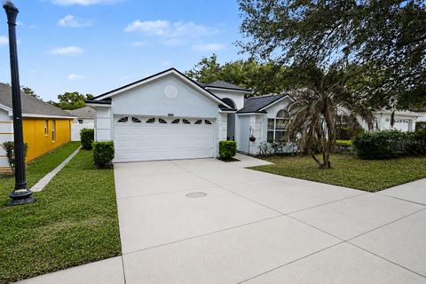 Photo of 10424 Stonepark Dr, Leesburg, FL 34788 (MLS # O6406666)