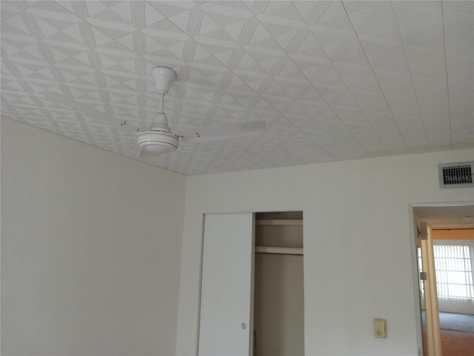 ON TOP OF THE WORLD - Residential Lease