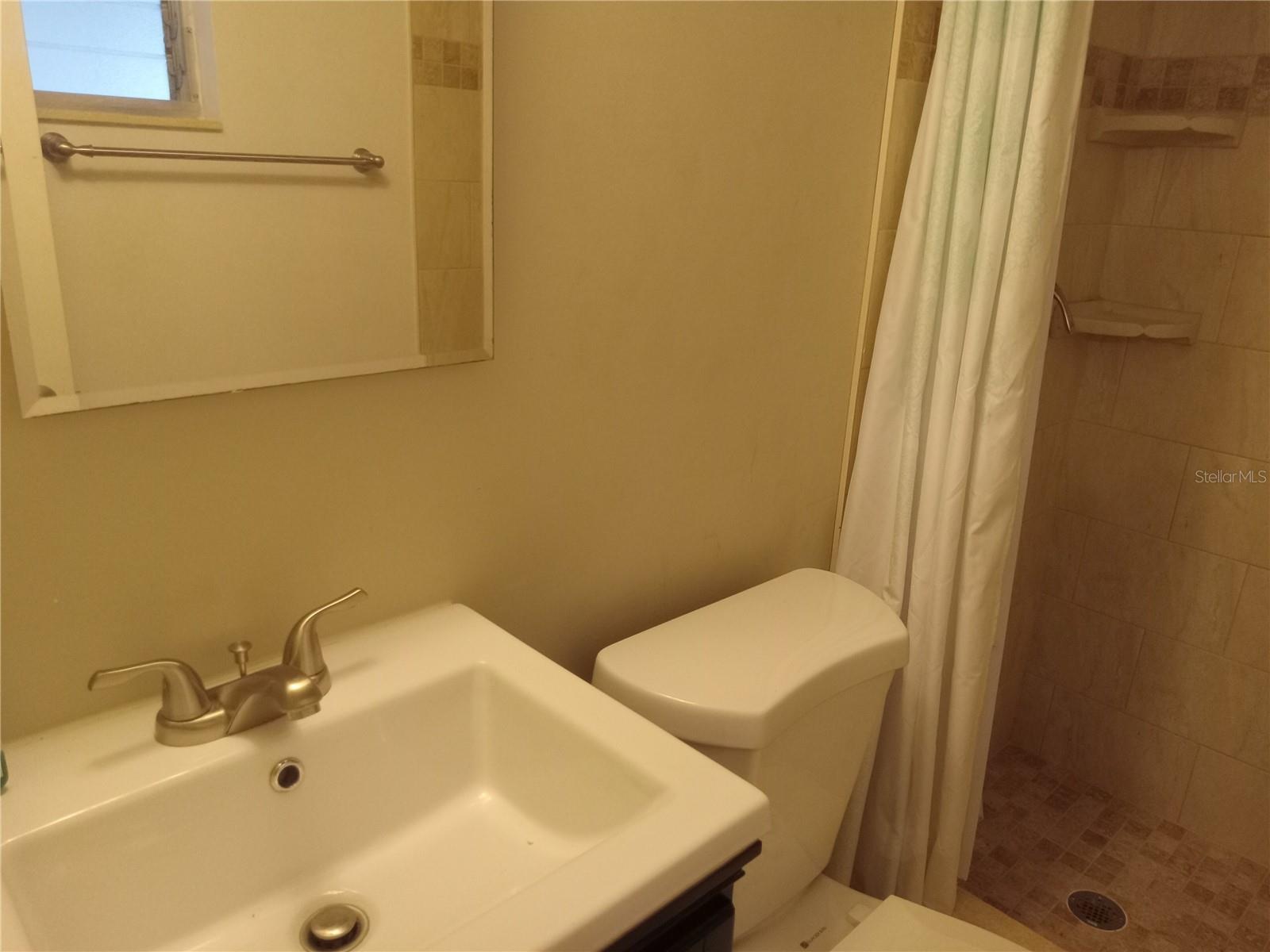 ON TOP OF THE WORLD - Residential Lease