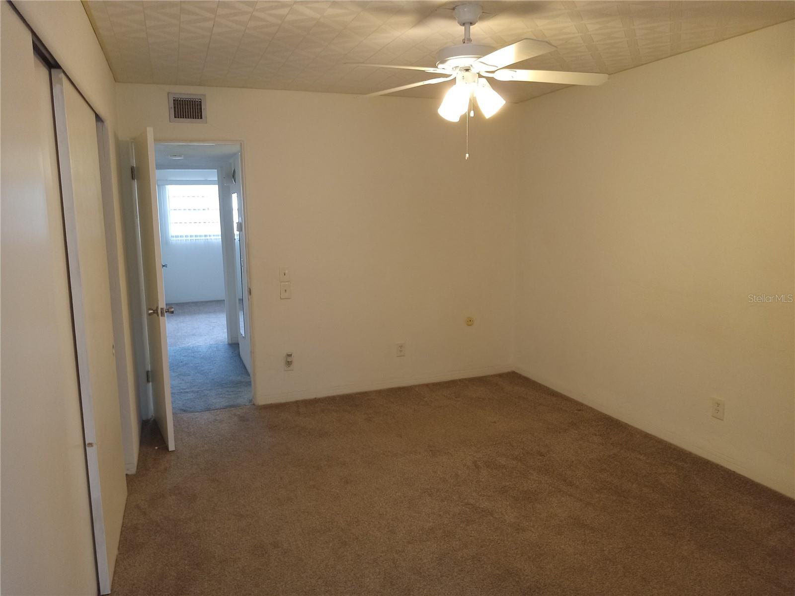 ON TOP OF THE WORLD - Residential Lease