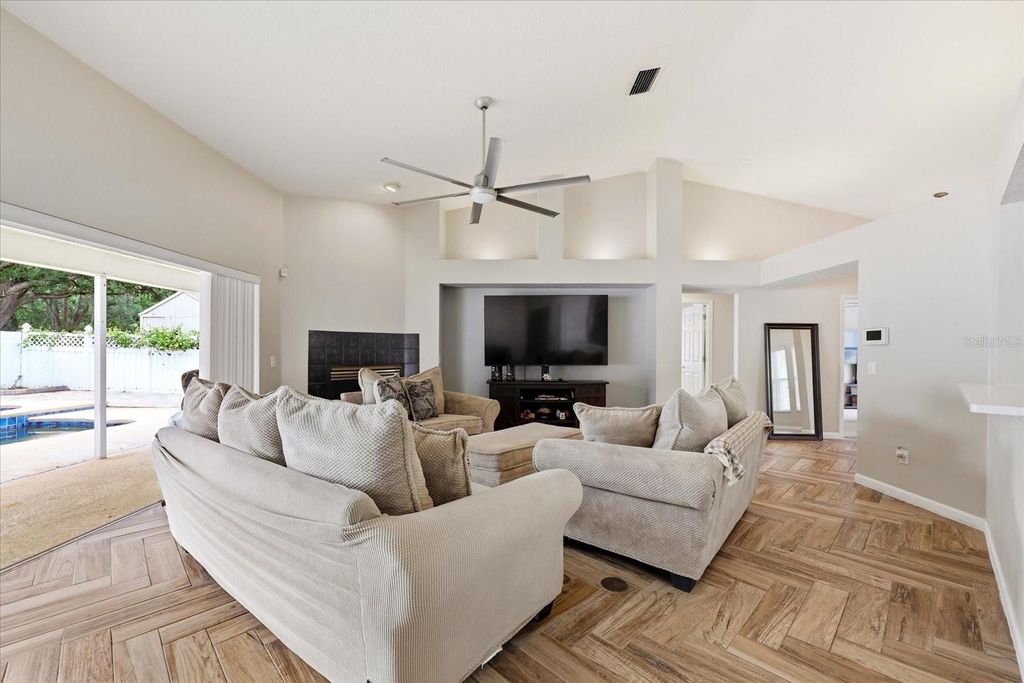 Photo of 224 Bryan Oak Avenue, Brandon, FL 33511 (MLS # O6394505)