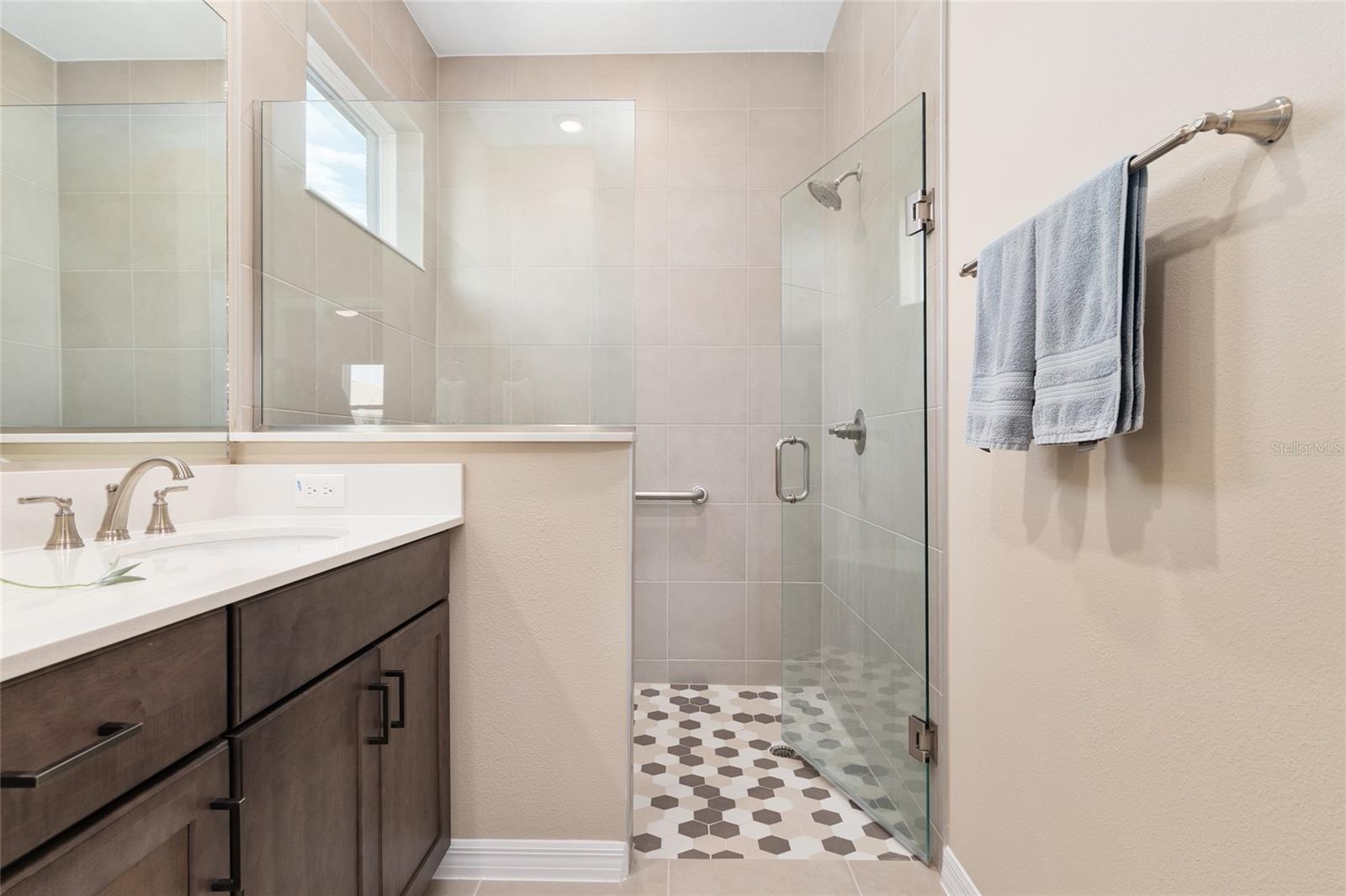 ON TOP OF THE WORLD - Residential