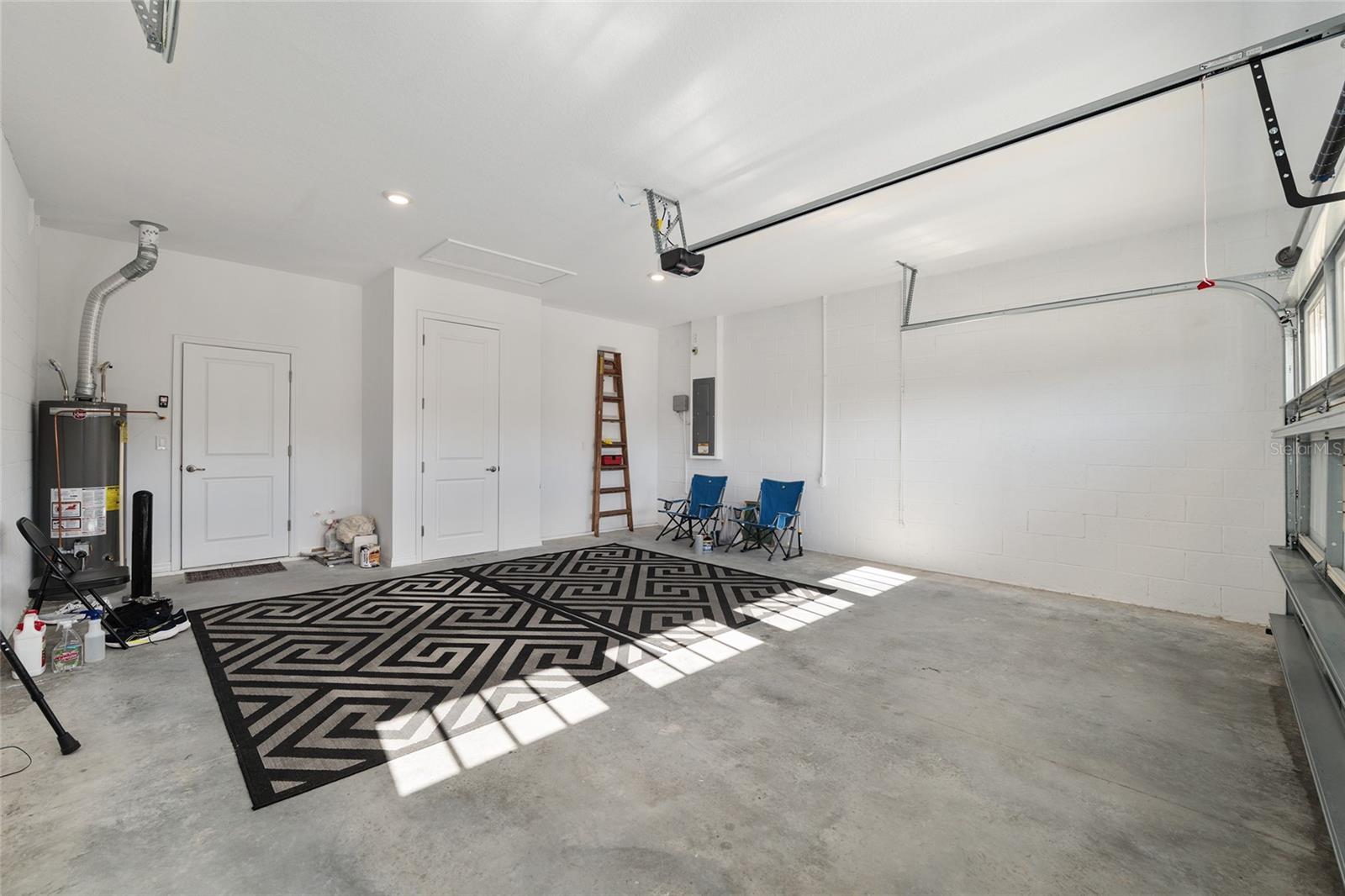 ON TOP OF THE WORLD - Residential