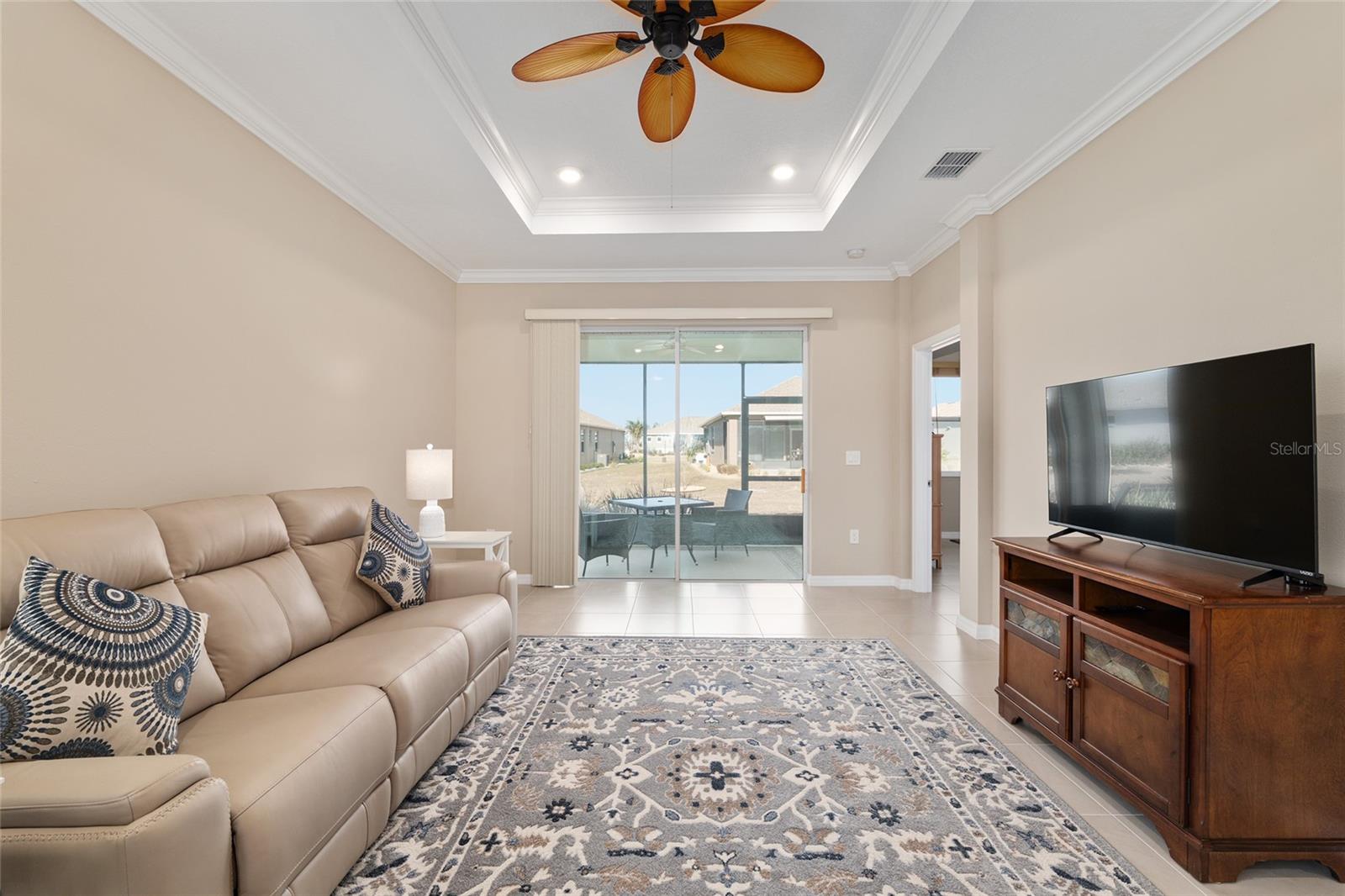 ON TOP OF THE WORLD - Residential