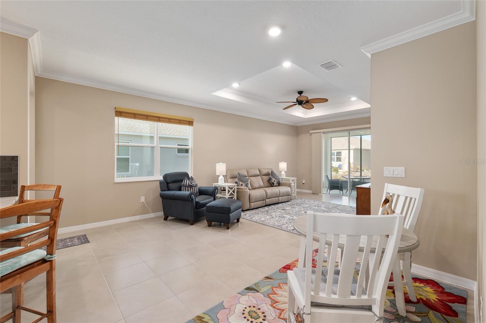 ON TOP OF THE WORLD - Residential