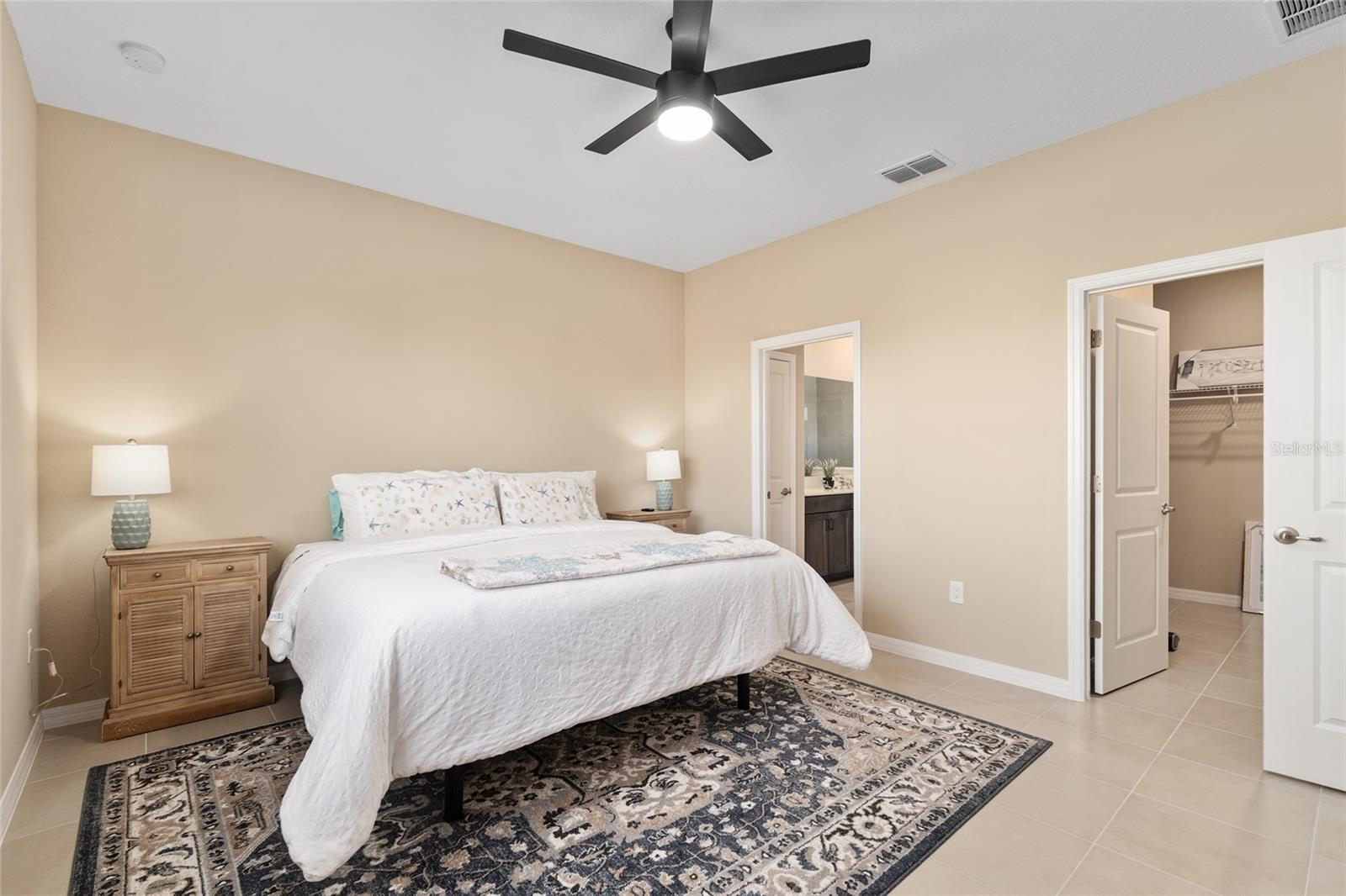 ON TOP OF THE WORLD - Residential