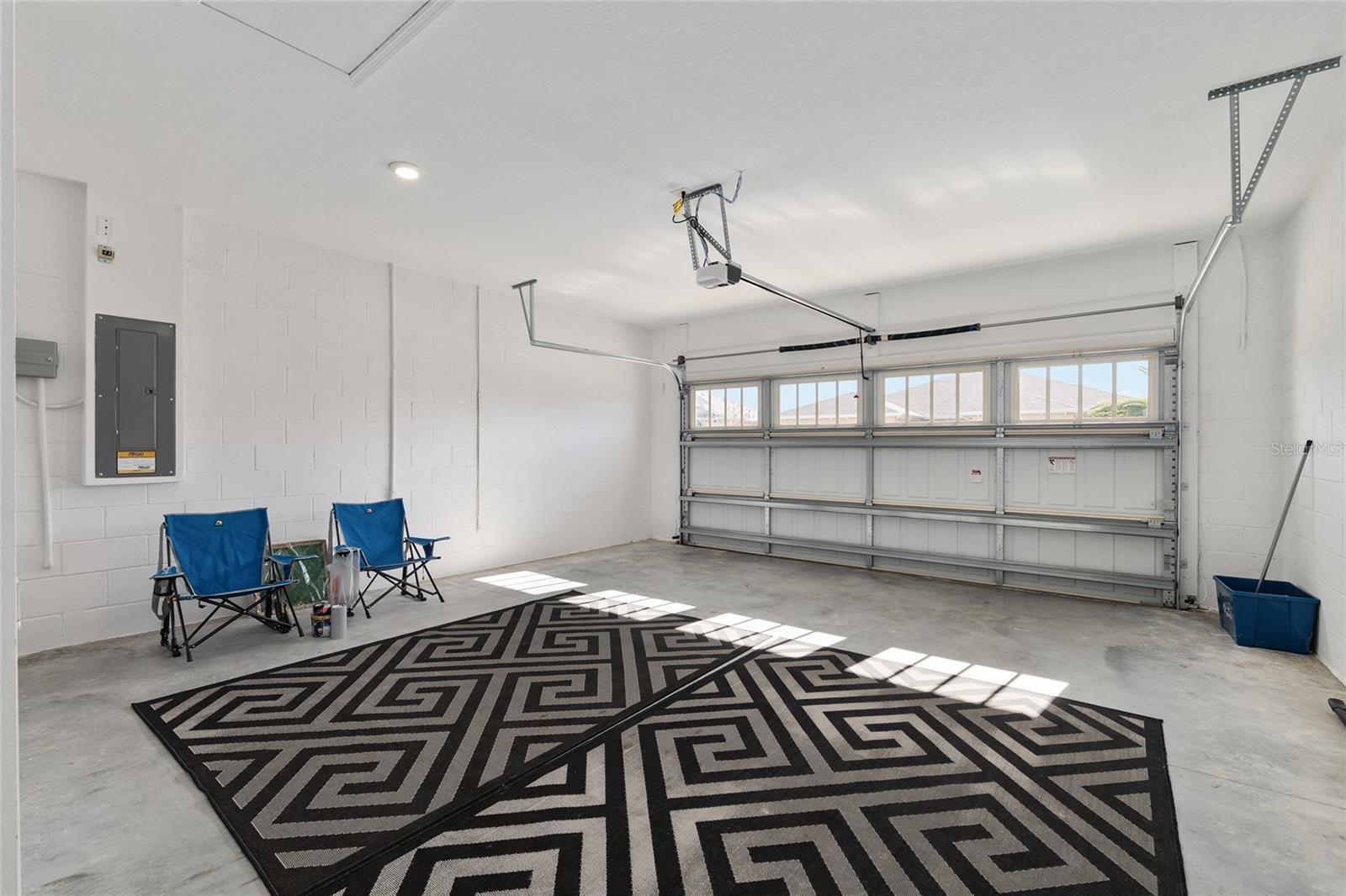 ON TOP OF THE WORLD - Residential