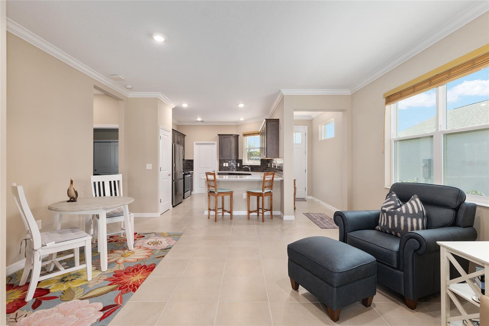 ON TOP OF THE WORLD - Residential