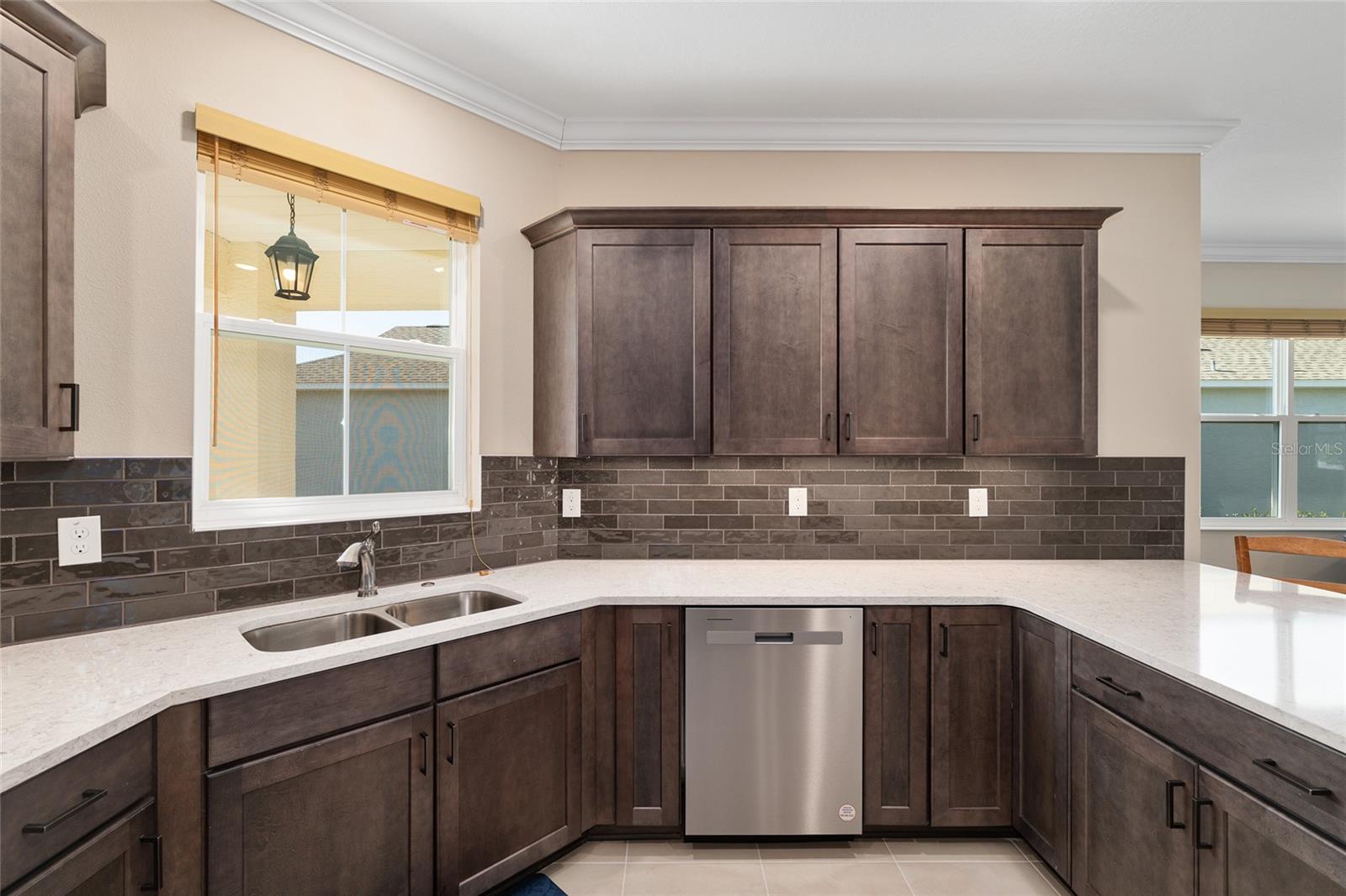 ON TOP OF THE WORLD - Residential