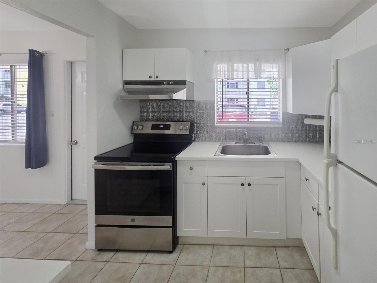 BAYSHORE GARDENS APTS 1 - Residential Lease