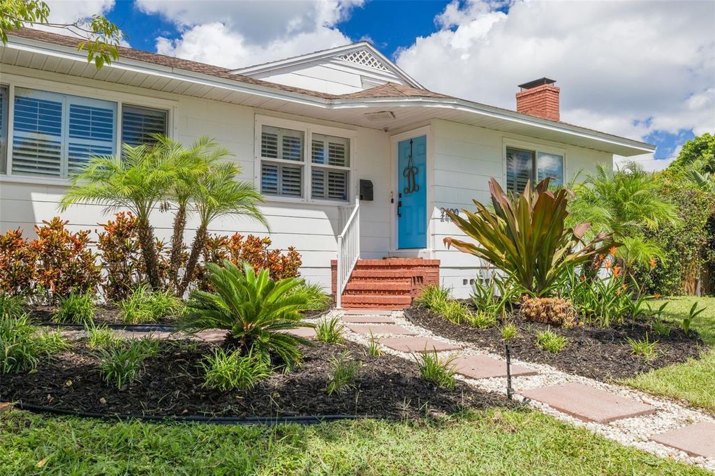 Photo of 2400 9th Avenue N, St Petersburg, FL 33713 (MLS # TB8417413)