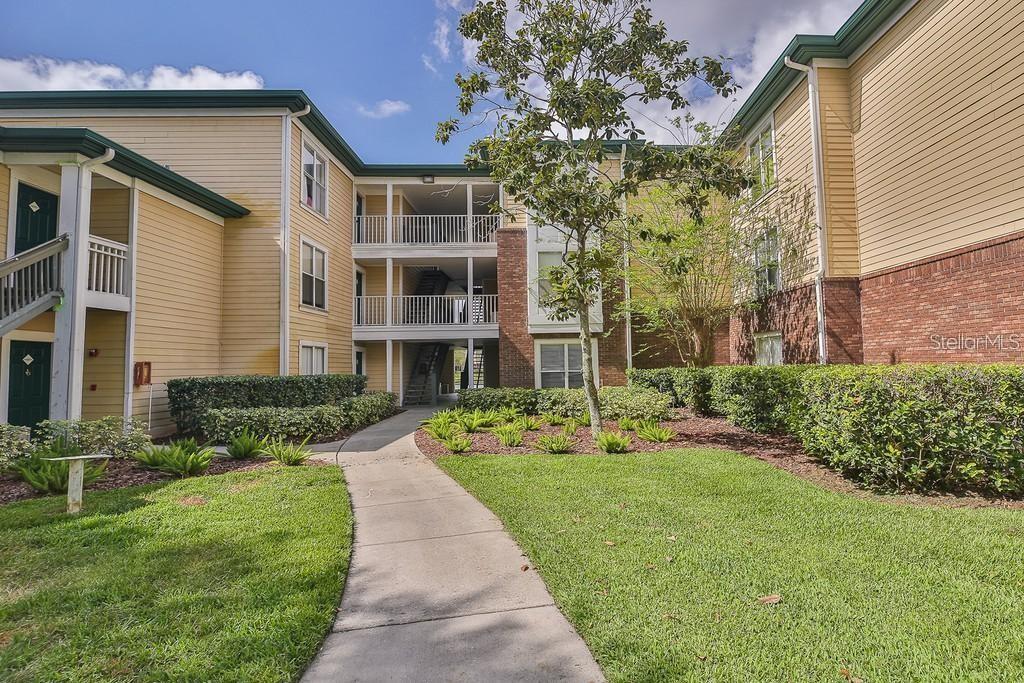 Beautiful 2 Bedroom/2 Bath in the heart of Carrollwood on the top floor of the Luxury Condo Community - THE LANDINGS OF TAMPA! This condo has a BIRD'S EYE WATER VIEW from its SCREENED-IN BALCONY. Bathrooms have been UPGRADED! Master Bath has an oversized Bath/Tub combo with a double-headed shower. Guest bath also features a double-headed shower. Both Bedrooms have WALK-IN CLOSETS! Floors have been UPGRADED! STAINLESS STEEL appliances in the kitchen. CEILING FANS in both bedrooms and the Family Room. The balcony has new beautiful tile flooring and an OUTDOOR STORAGE CLOSET. The Gated Community features a 24-hour Fitness Center, Pool, Jacuzzi, Lighted Tennis Court, Volleyball Court, Playground, BBQ area, Car Wash area, Pet stations