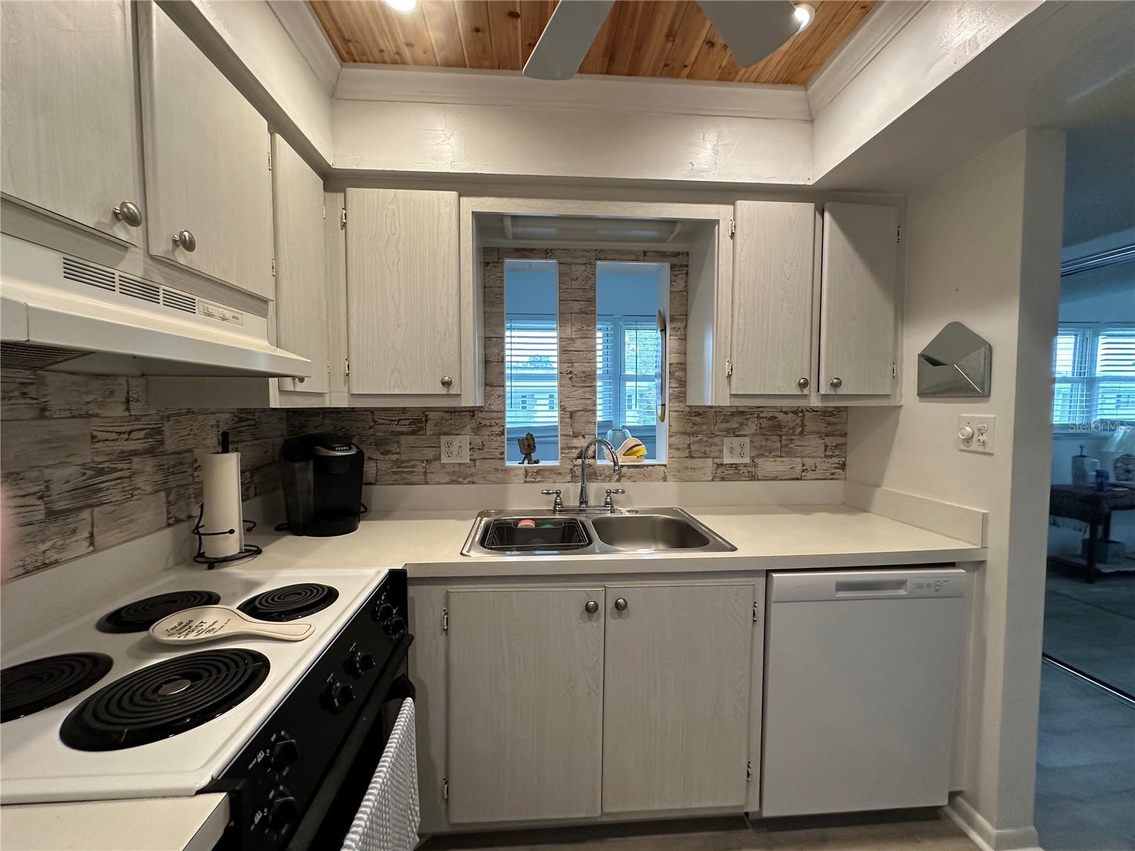 BURGUNDY UNIT ONE CONDO - Residential