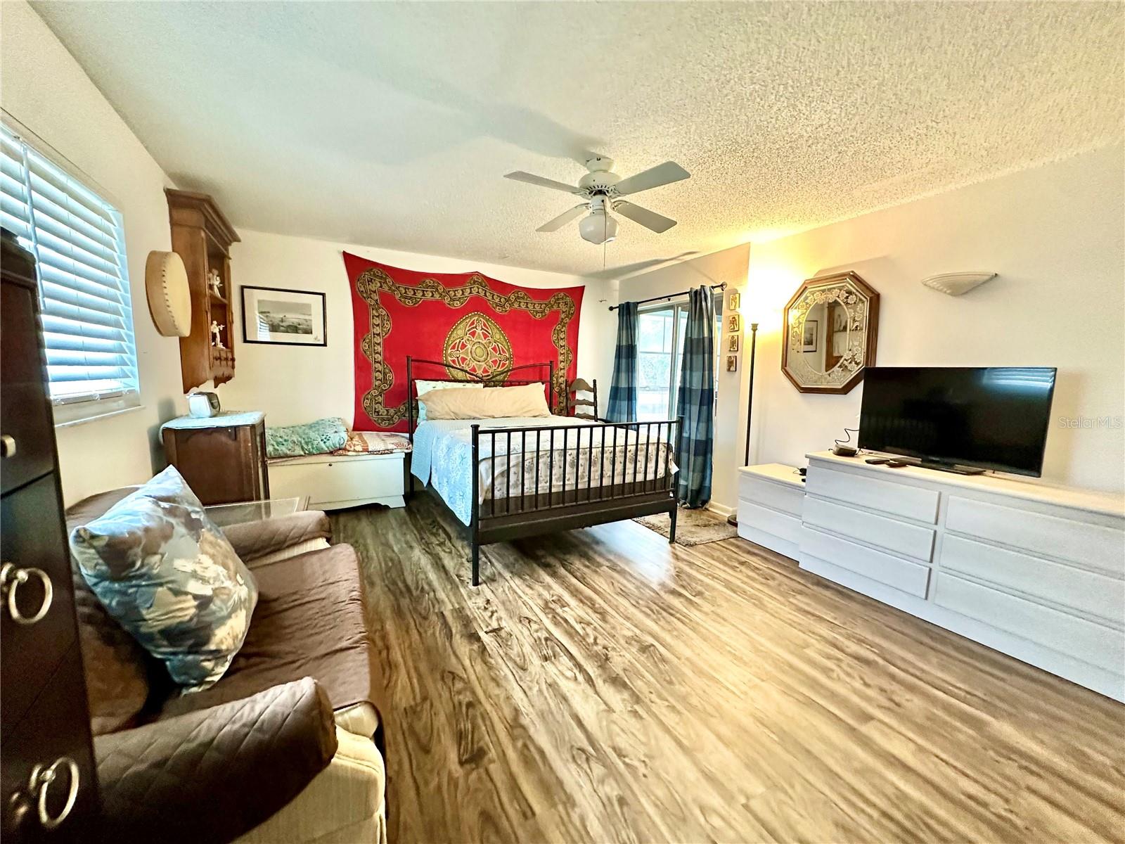 BURGUNDY UNIT ONE CONDO - Residential