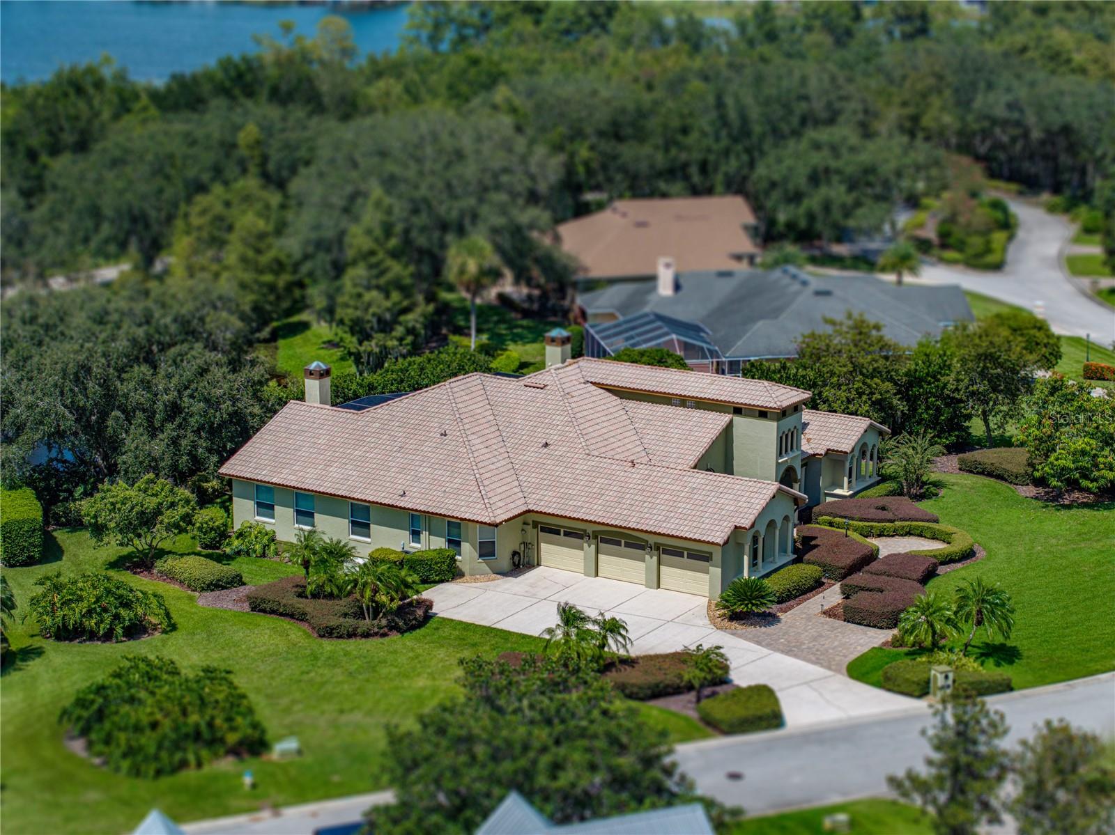 HERON CAY - Residential