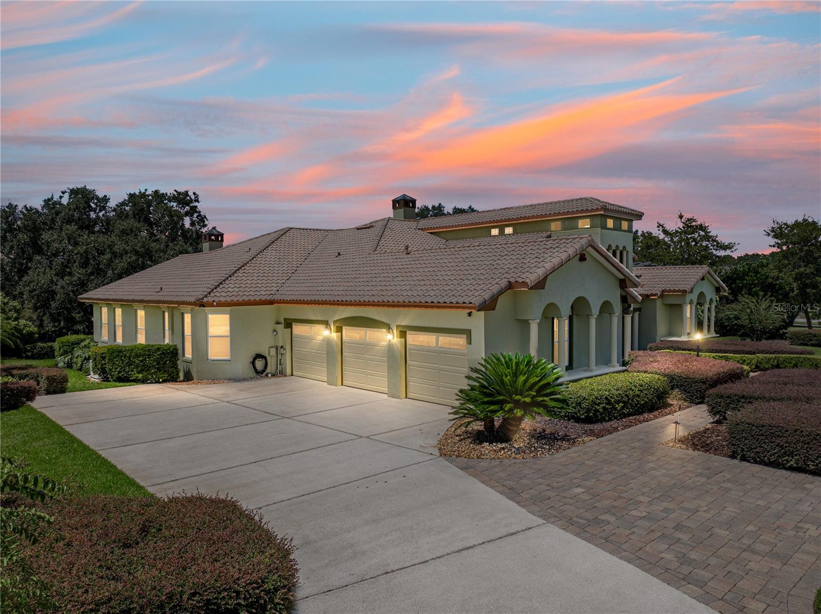 HERON CAY - Residential