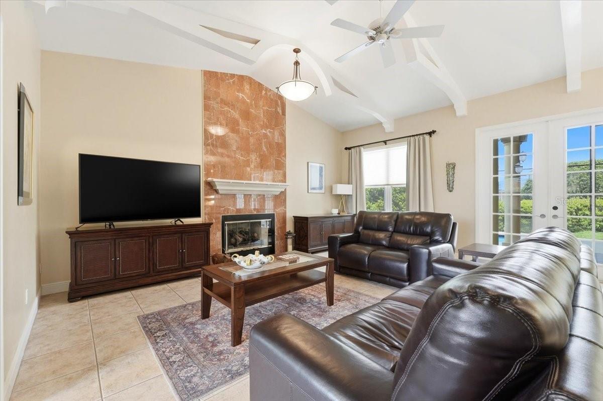 HERON CAY - Residential