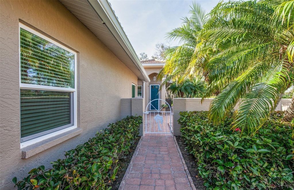 Photo of 201 Auburn Woods Circle, Venice, FL 34292 (MLS # N6140908)