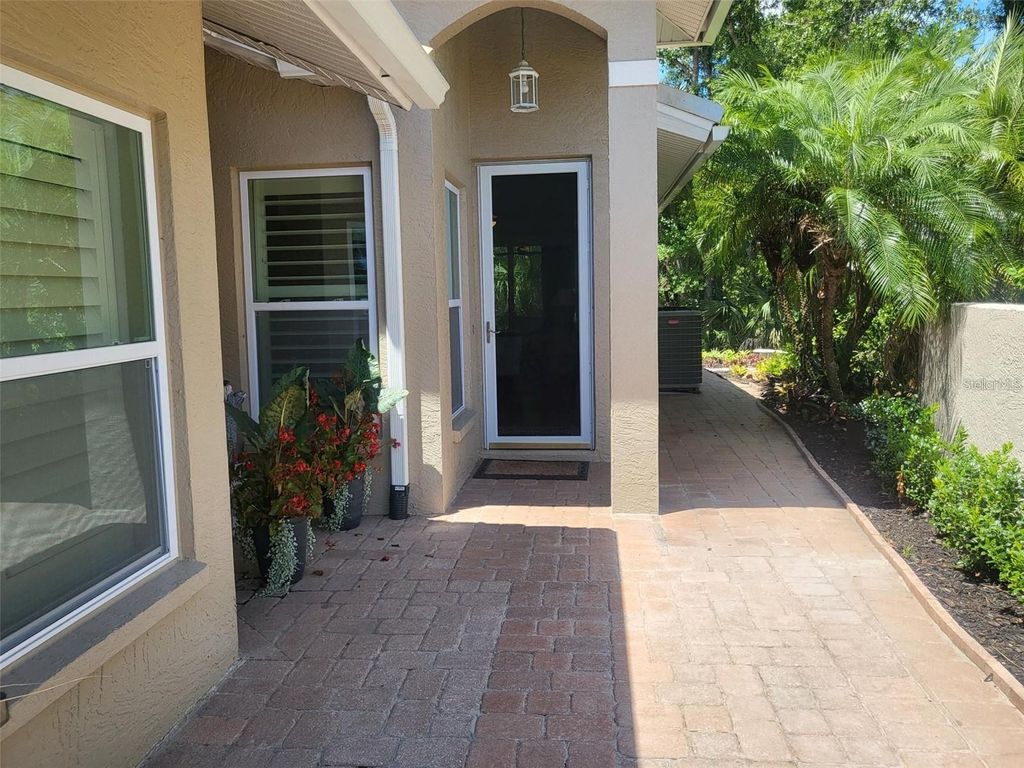 Photo of 201 Auburn Woods Circle, Venice, FL 34292 (MLS # N6140908)