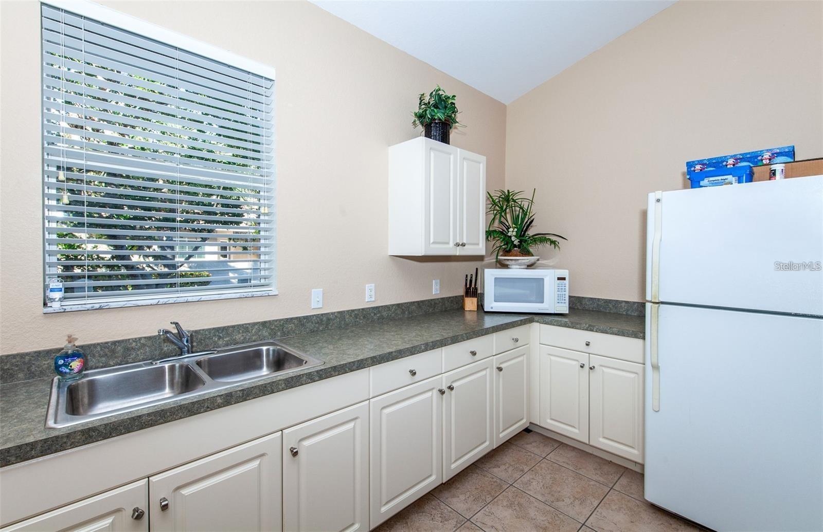 AUBURN WOODS - Residential
