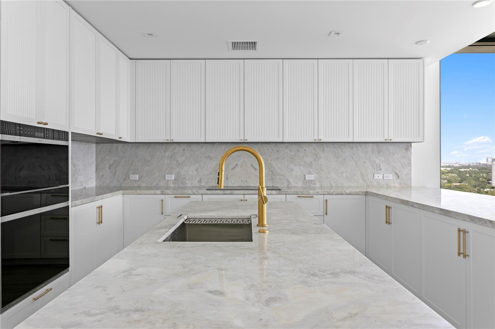 RITZ CARLTON RESIDENCES - Residential