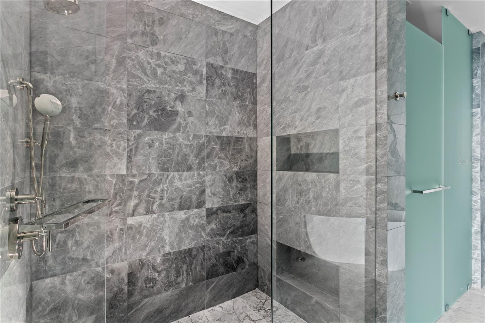 RITZ CARLTON RESIDENCES - Residential