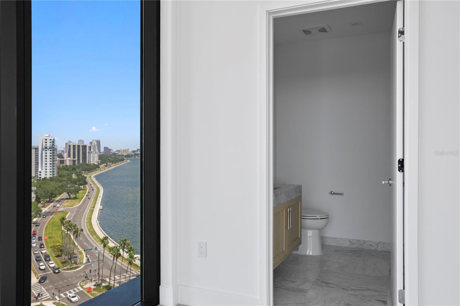 RITZ CARLTON RESIDENCES - Residential