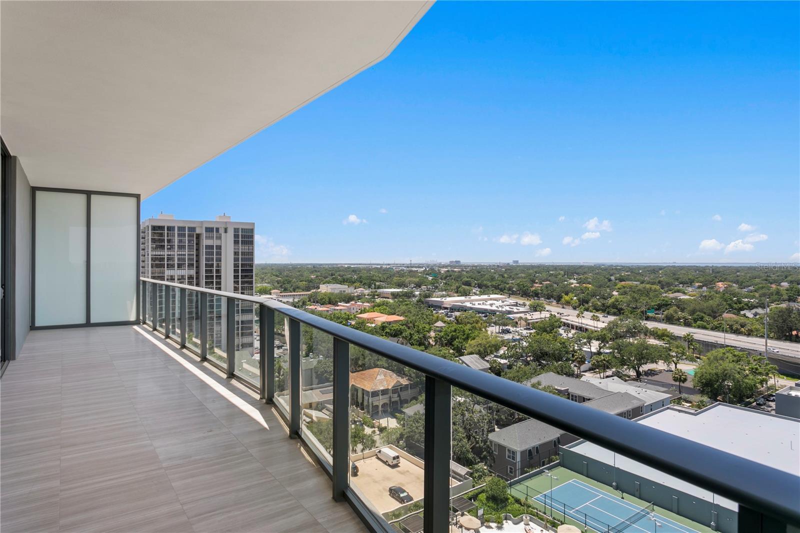 RITZ CARLTON RESIDENCES - Residential