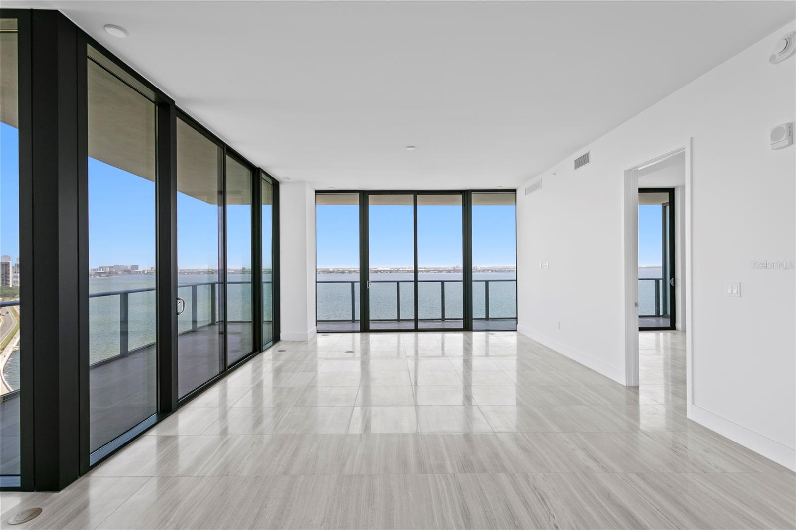 RITZ CARLTON RESIDENCES - Residential