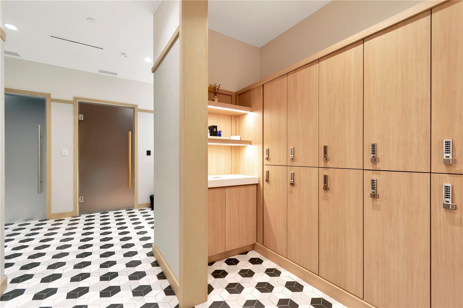 RITZ CARLTON RESIDENCES - Residential