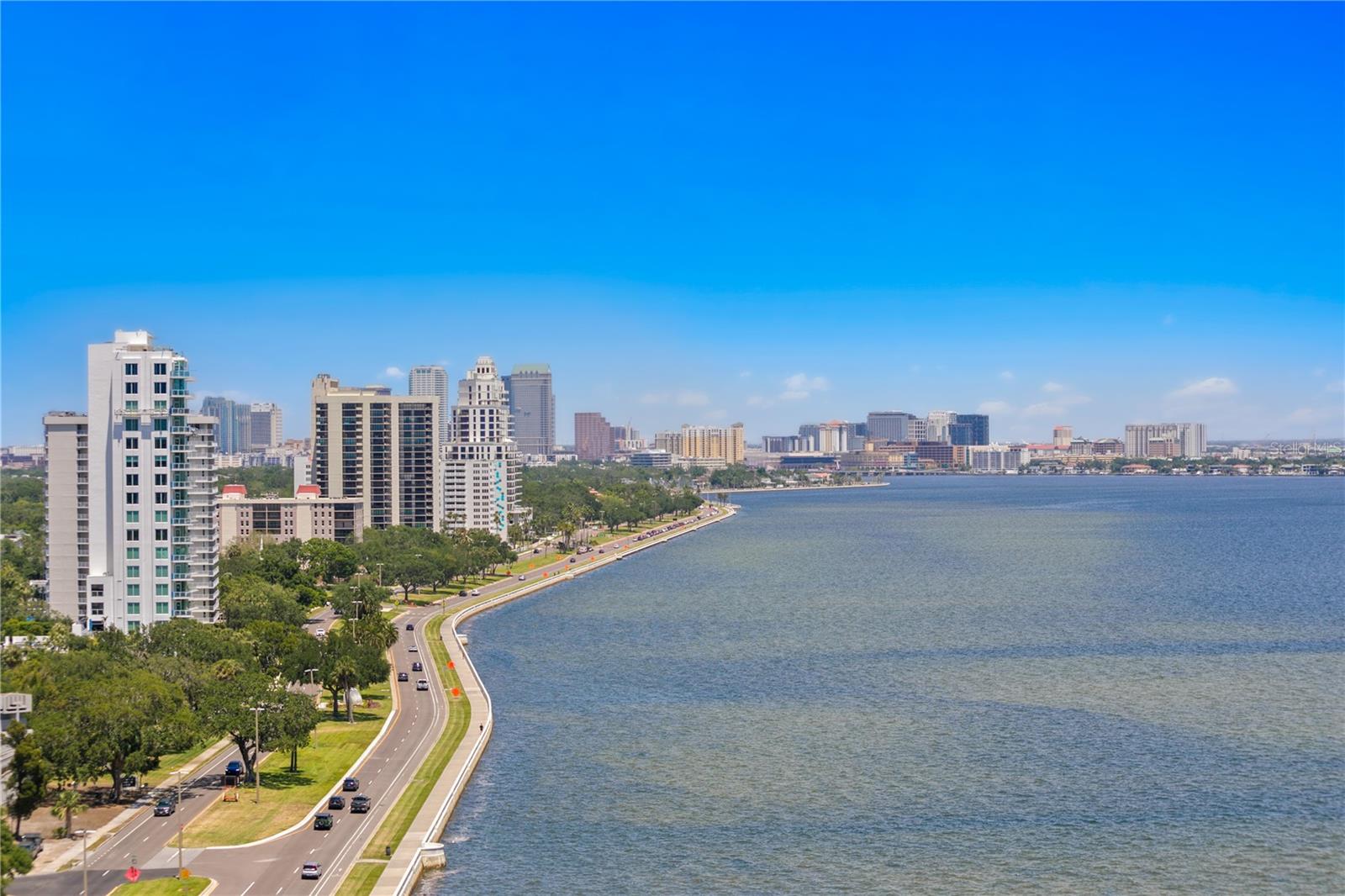 RITZ CARLTON RESIDENCES - Residential