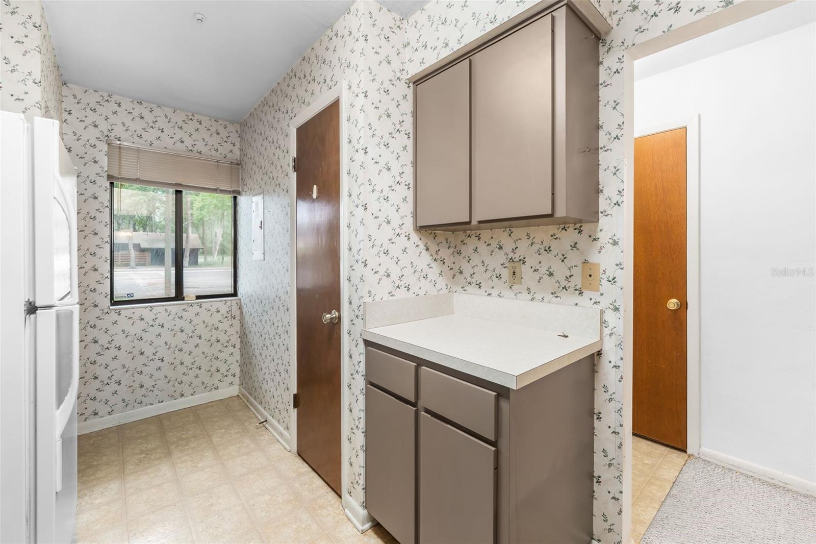 TOWN HOMES AT THE LAKES - Residential