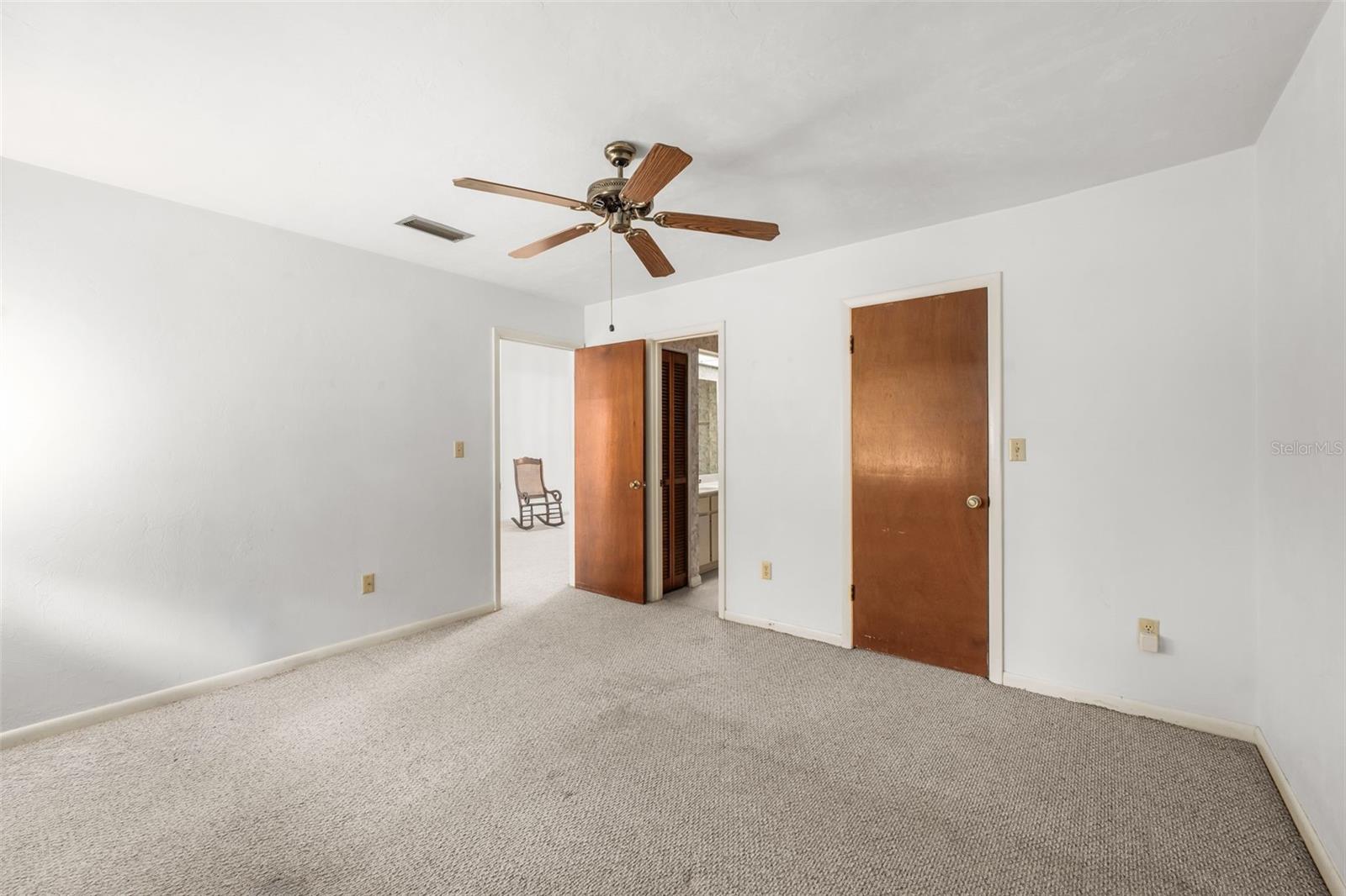 TOWN HOMES AT THE LAKES - Residential