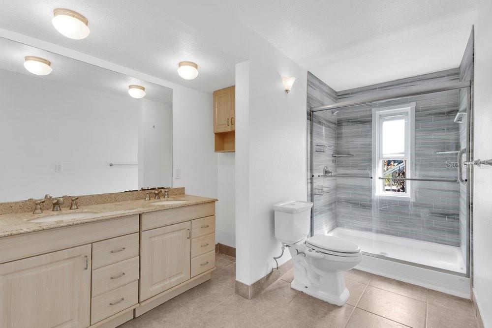 BAY LAKE ESTATES - Residential