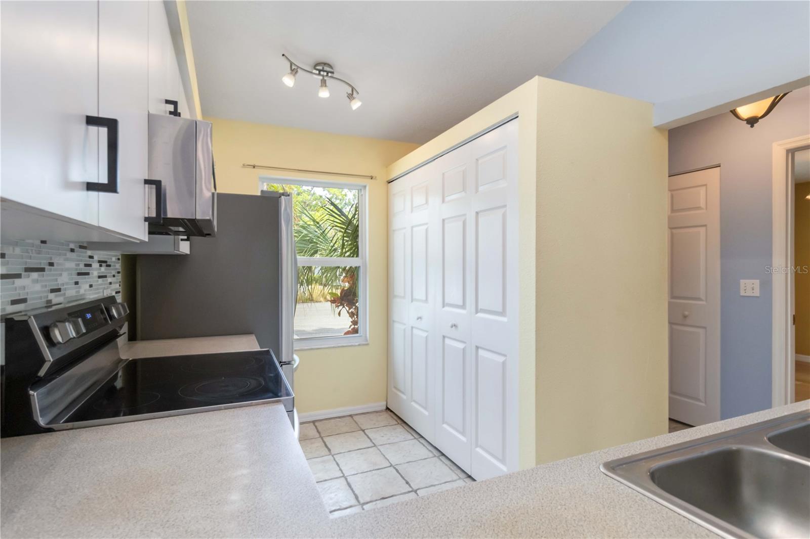 BERMUDA PARK - Residential Lease