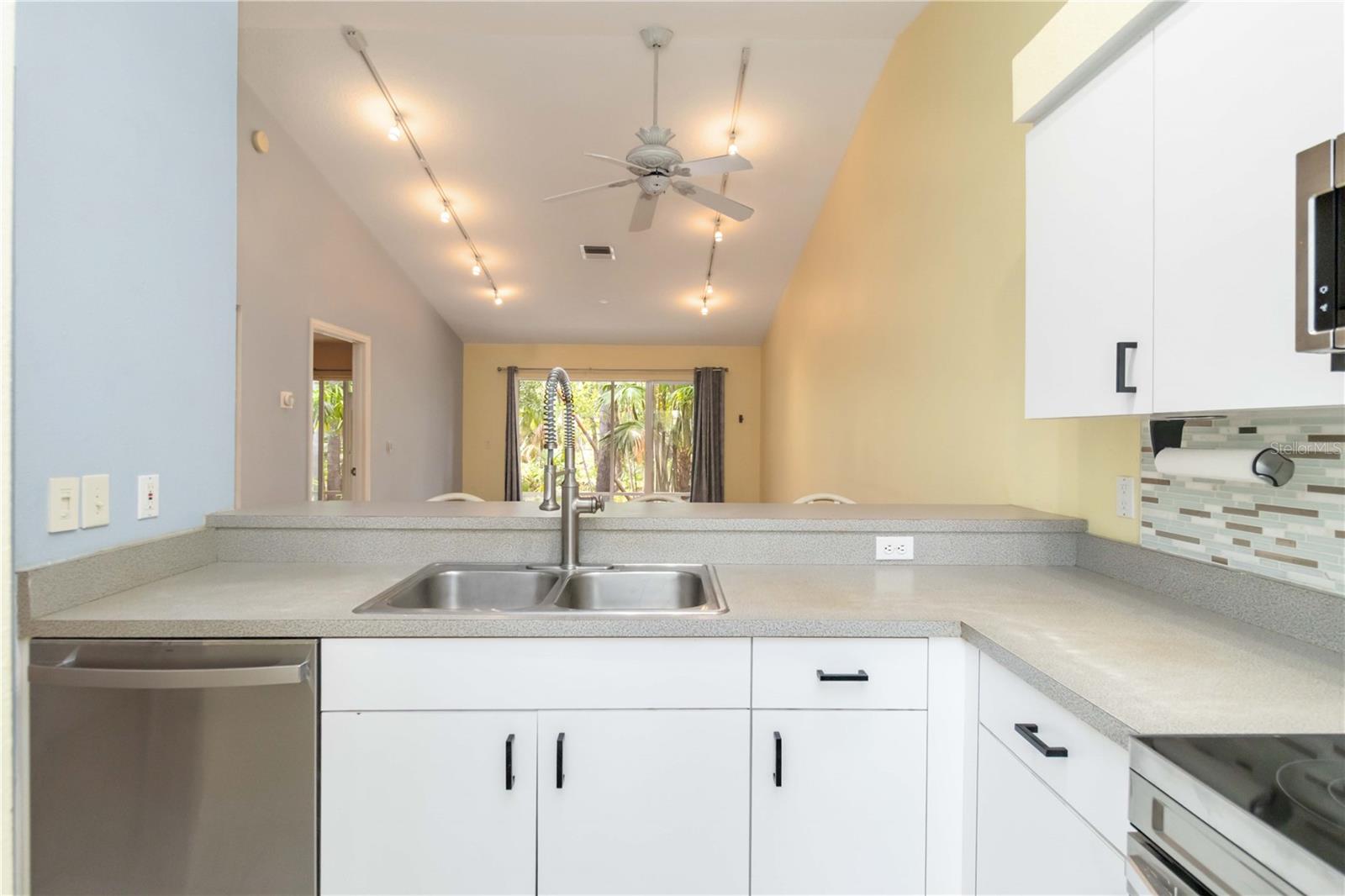 BERMUDA PARK - Residential Lease