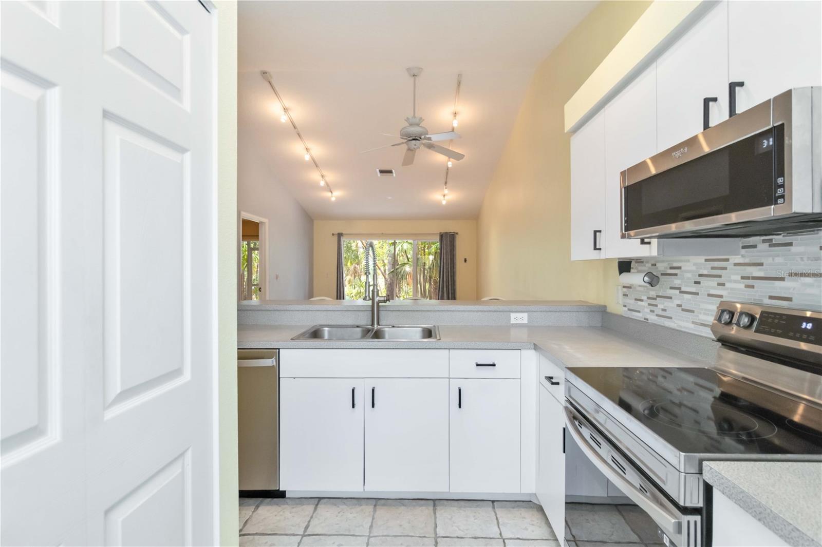 BERMUDA PARK - Residential Lease