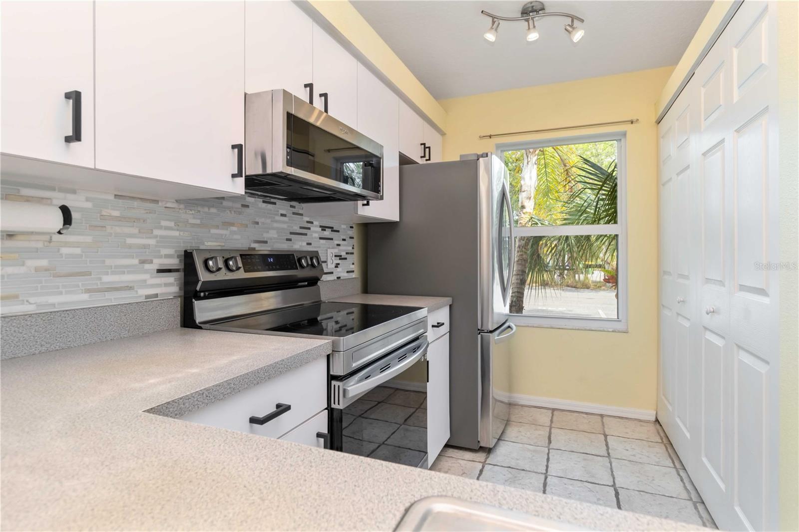 BERMUDA PARK - Residential Lease