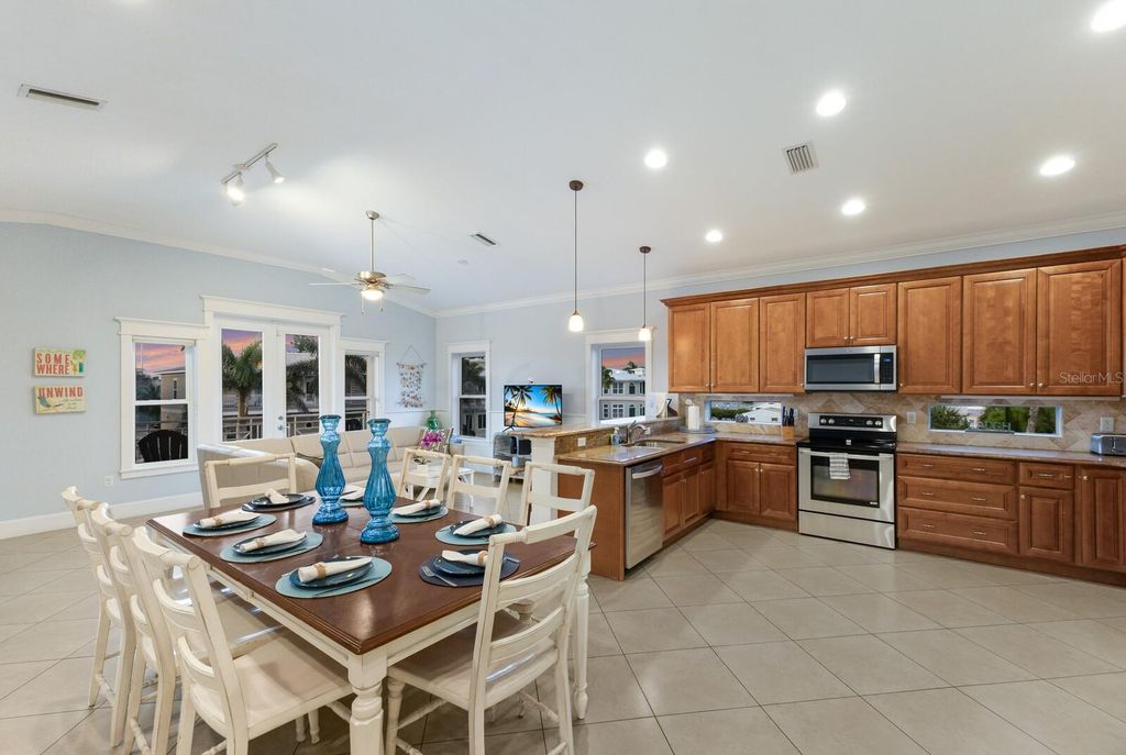 Photo of 105 4th Street S, Bradenton Beach, FL 34217 (MLS # A4662070)